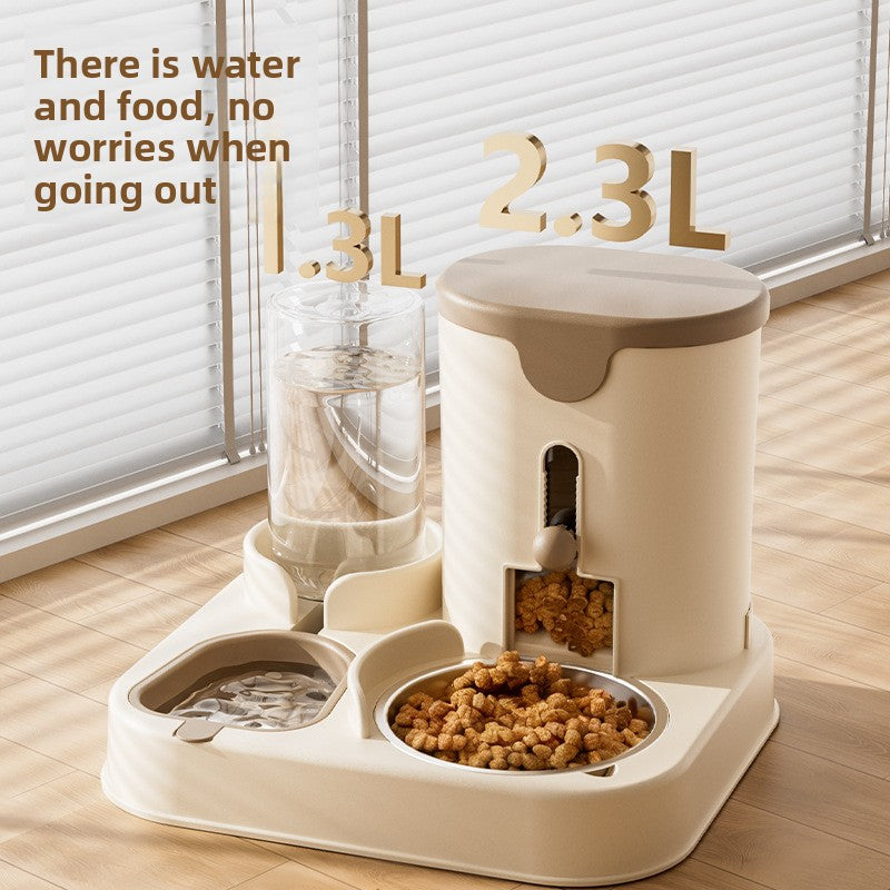 Pet feeder